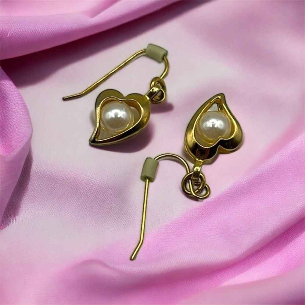FASHION PEARL HEART SHAPE GOLD TONE DANGLING EARRINGS